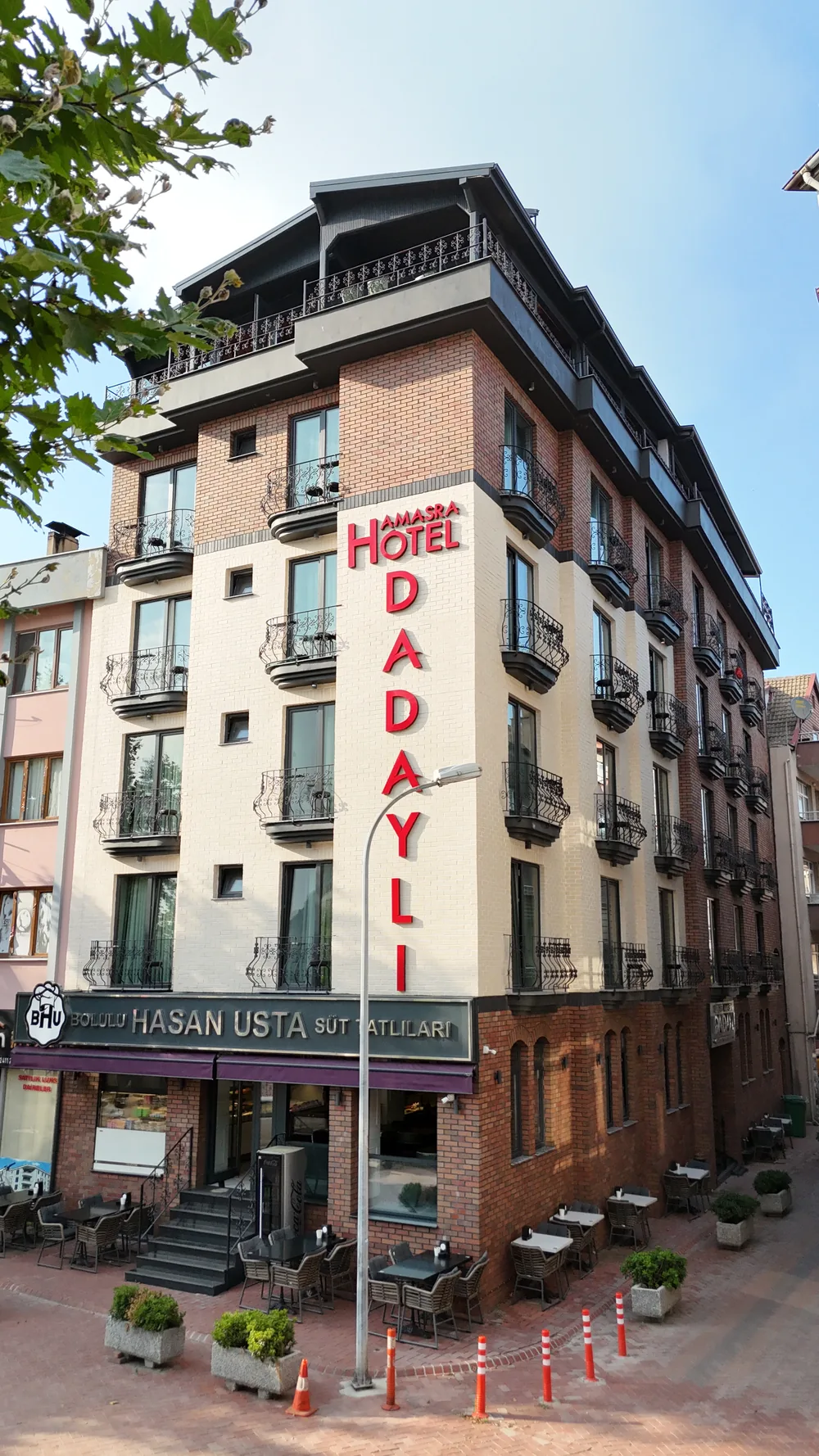 Dadaylı Otel binası