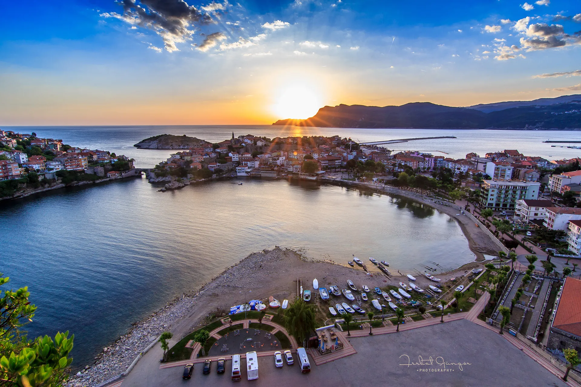 Gün batımında Amasra koyu