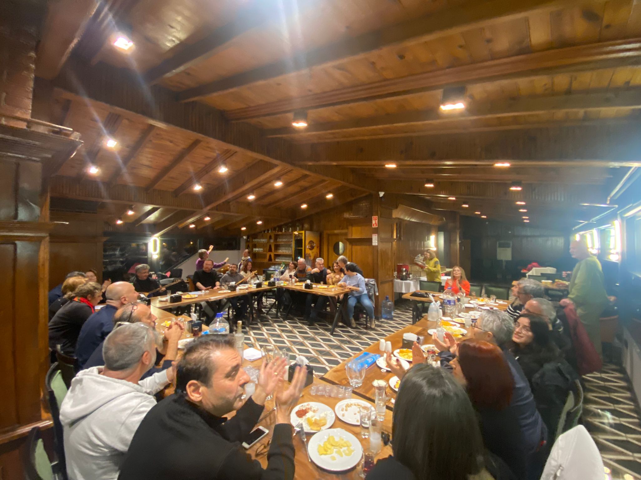 Salonda bir akşam organizasyonu